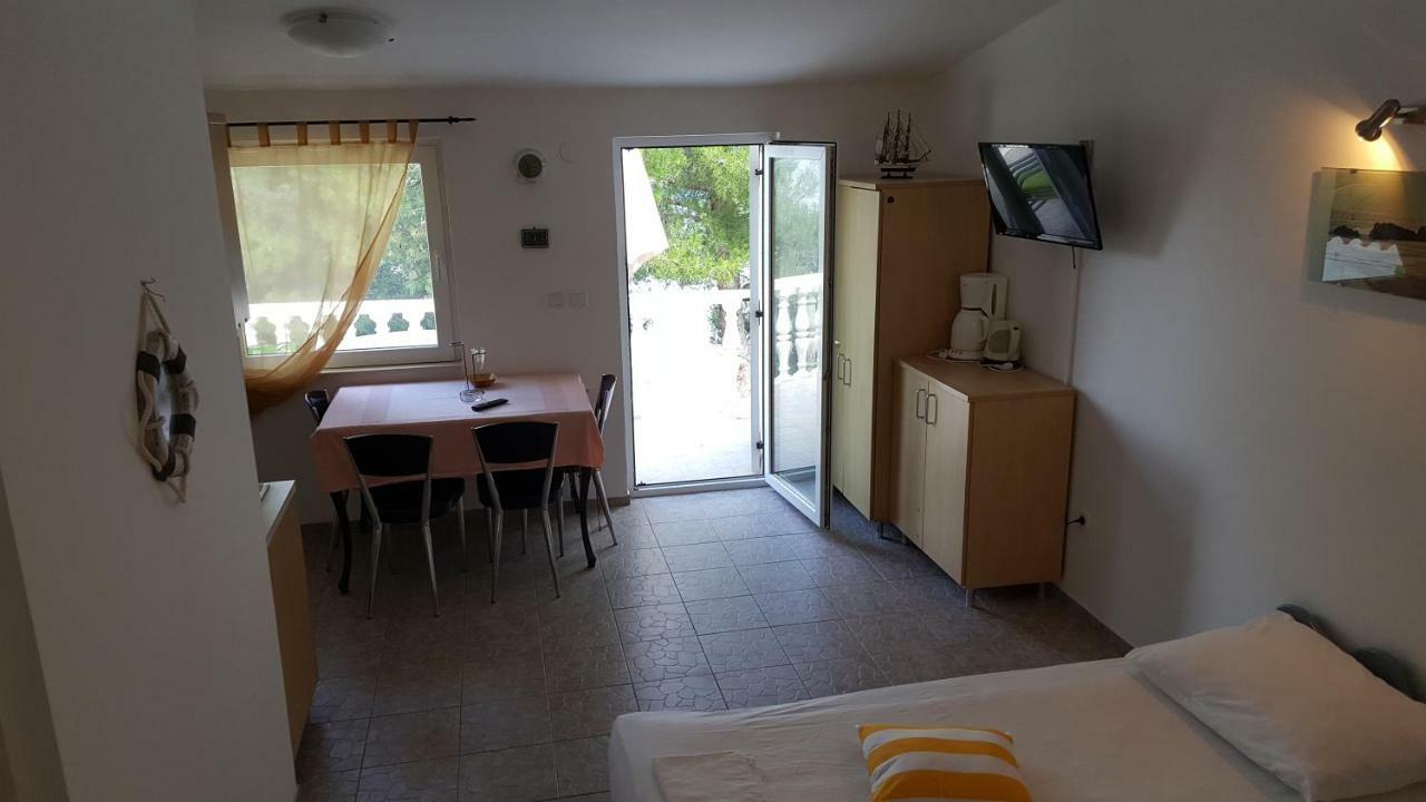 Apartment Viktor سالي المظهر الخارجي الصورة